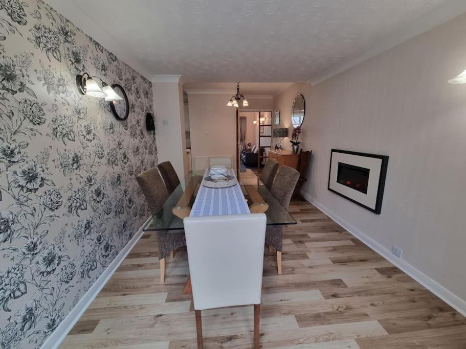 Charming Coastal Bungalow Cayton Luaran gambar