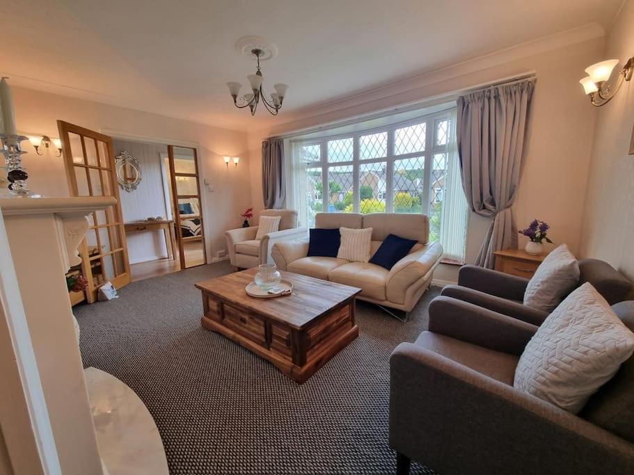 Charming Coastal Bungalow Cayton Luaran gambar